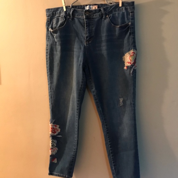 Women’s Royalty high rise jeans - Picture 3 of 7